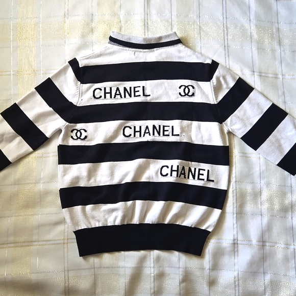 Black & White Striped Collared Sweater - Picture 2 of 11